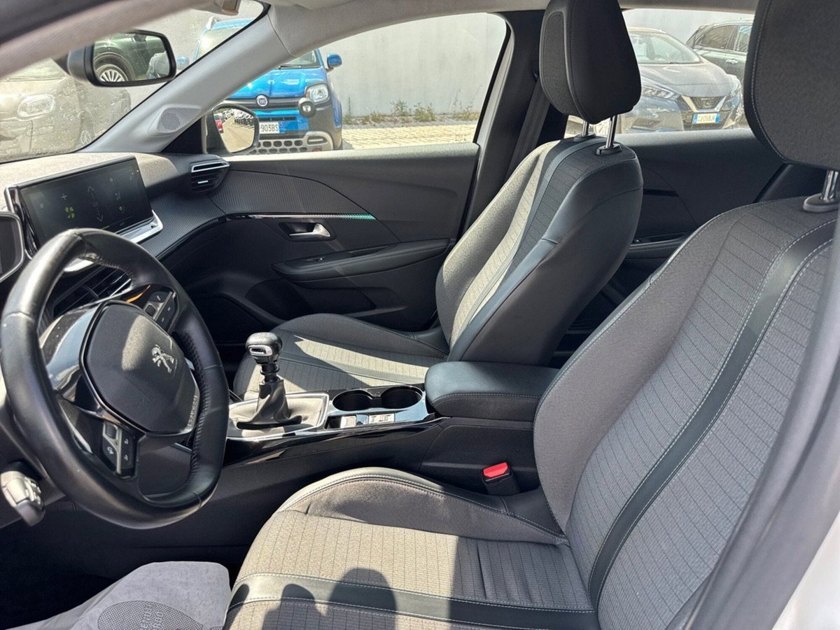 Peugeot 208 PureTech 100 Stop&Start EAT8 5 porte Allure Navi Pack (14)