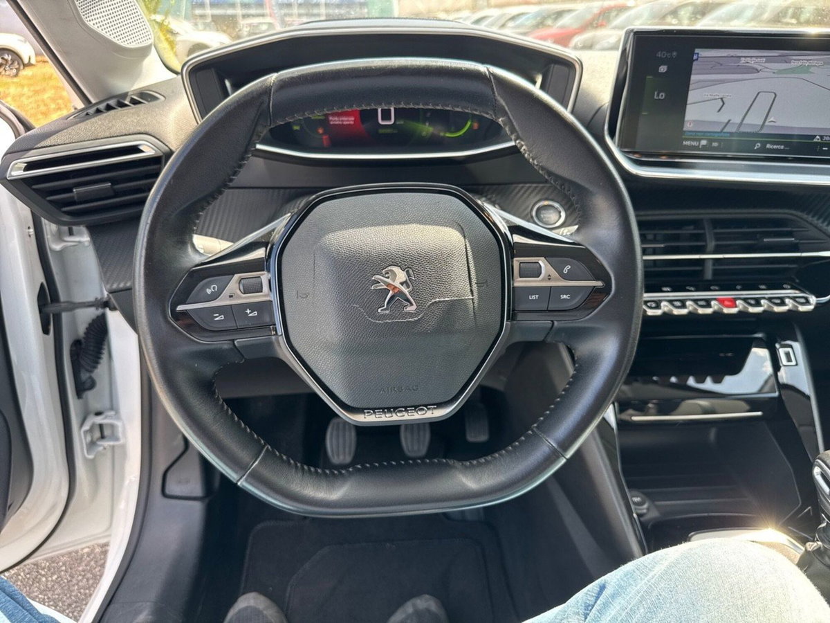Peugeot 208 PureTech 100 Stop&Start EAT8 5 porte Allure Navi Pack (8)