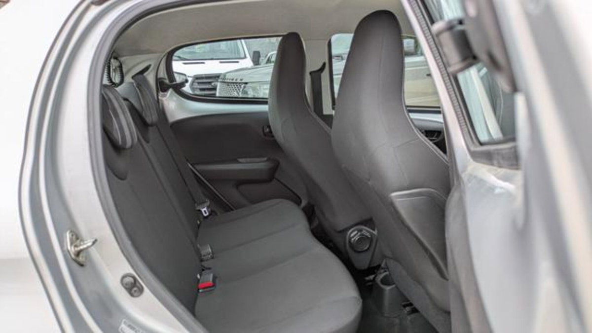 Peugeot 108 72 5 porte Active (14)