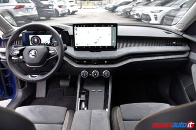 Skoda Superb 2.0 tdi Style 150cv dsg (10)