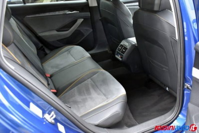 Skoda Superb 2.0 tdi Style 150cv dsg (13)
