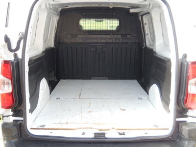 Citroen Berlingo BlueHDi 100 M Shine (18)