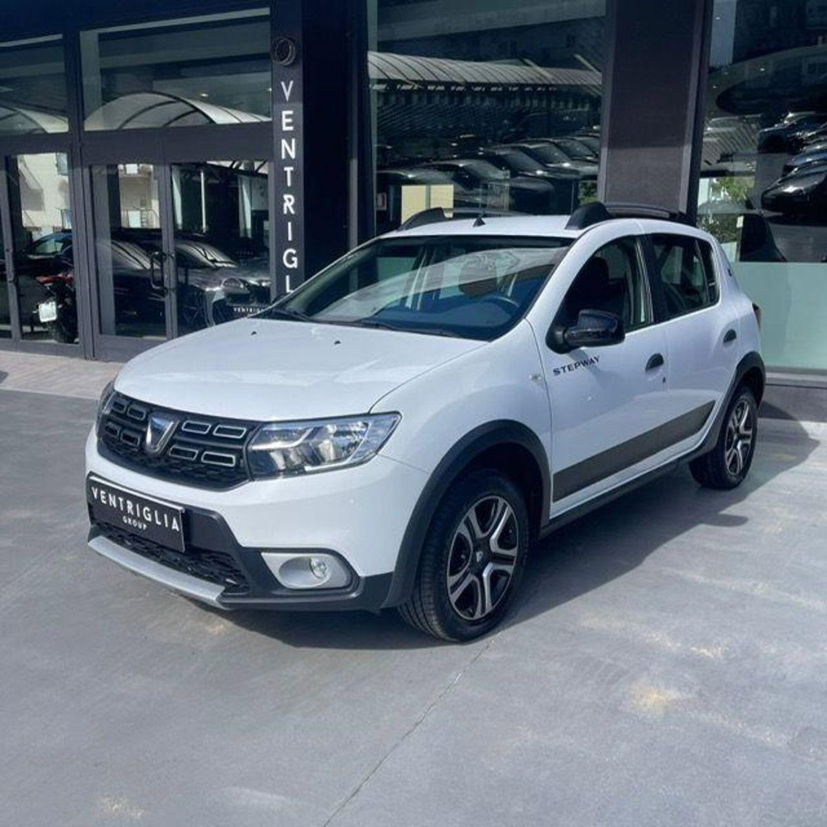 Dacia Sandero Stepway 1.0 tce Expression Eco-g 100cv (2)