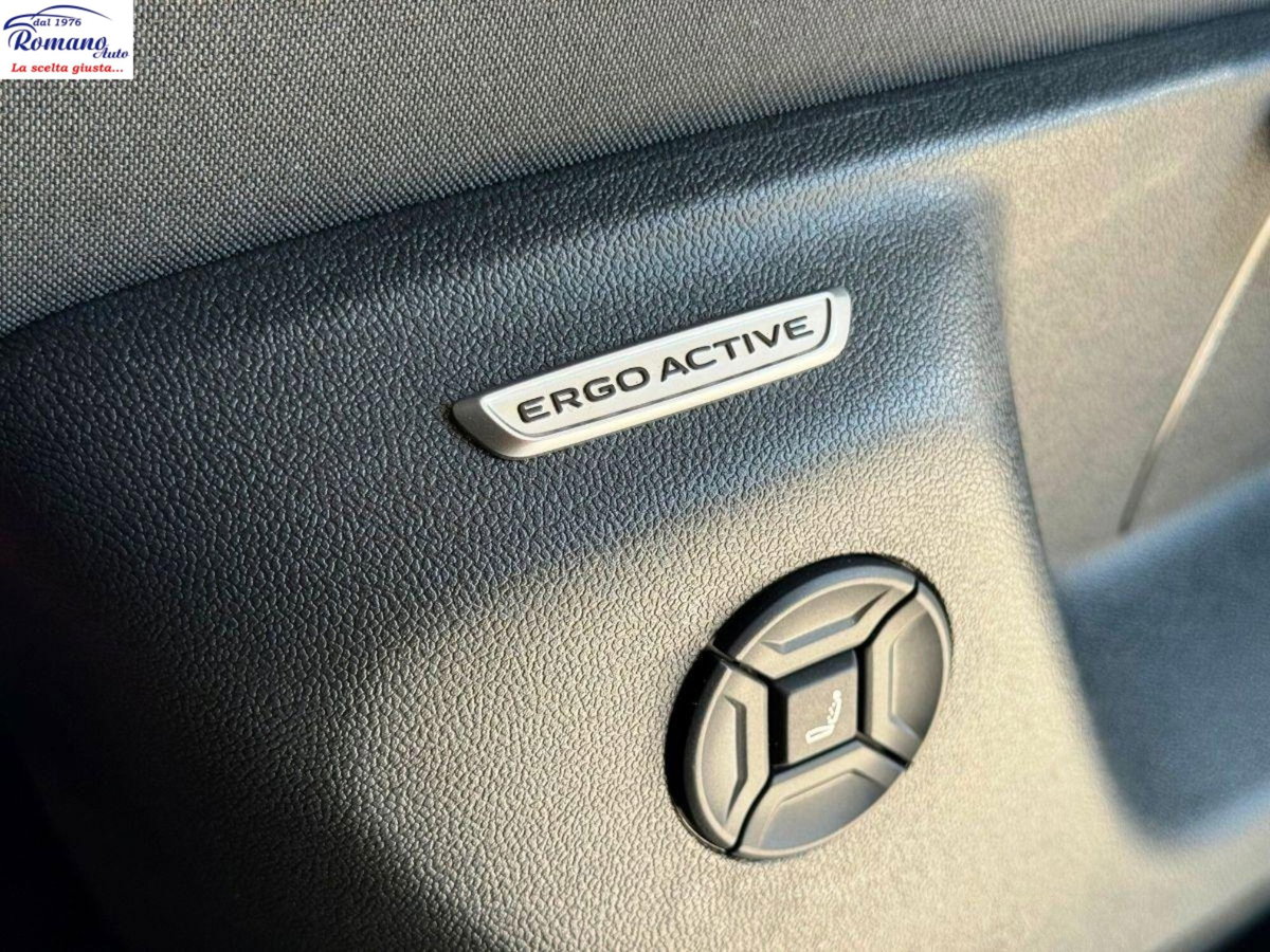 Volkswagen Tiguan 2.0 tdi R-Line 150cv dsg (9)