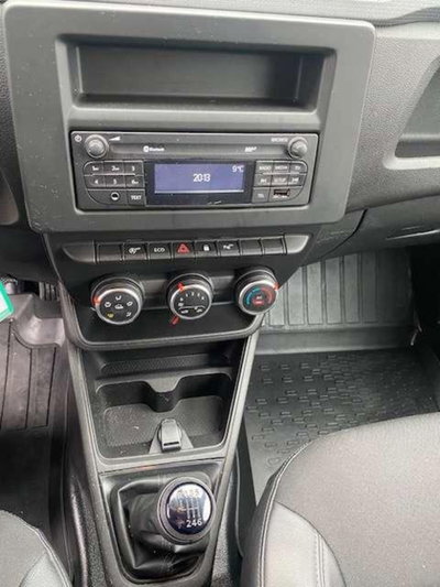 Renault Express van 1.5 Blue dci 95cv (15)