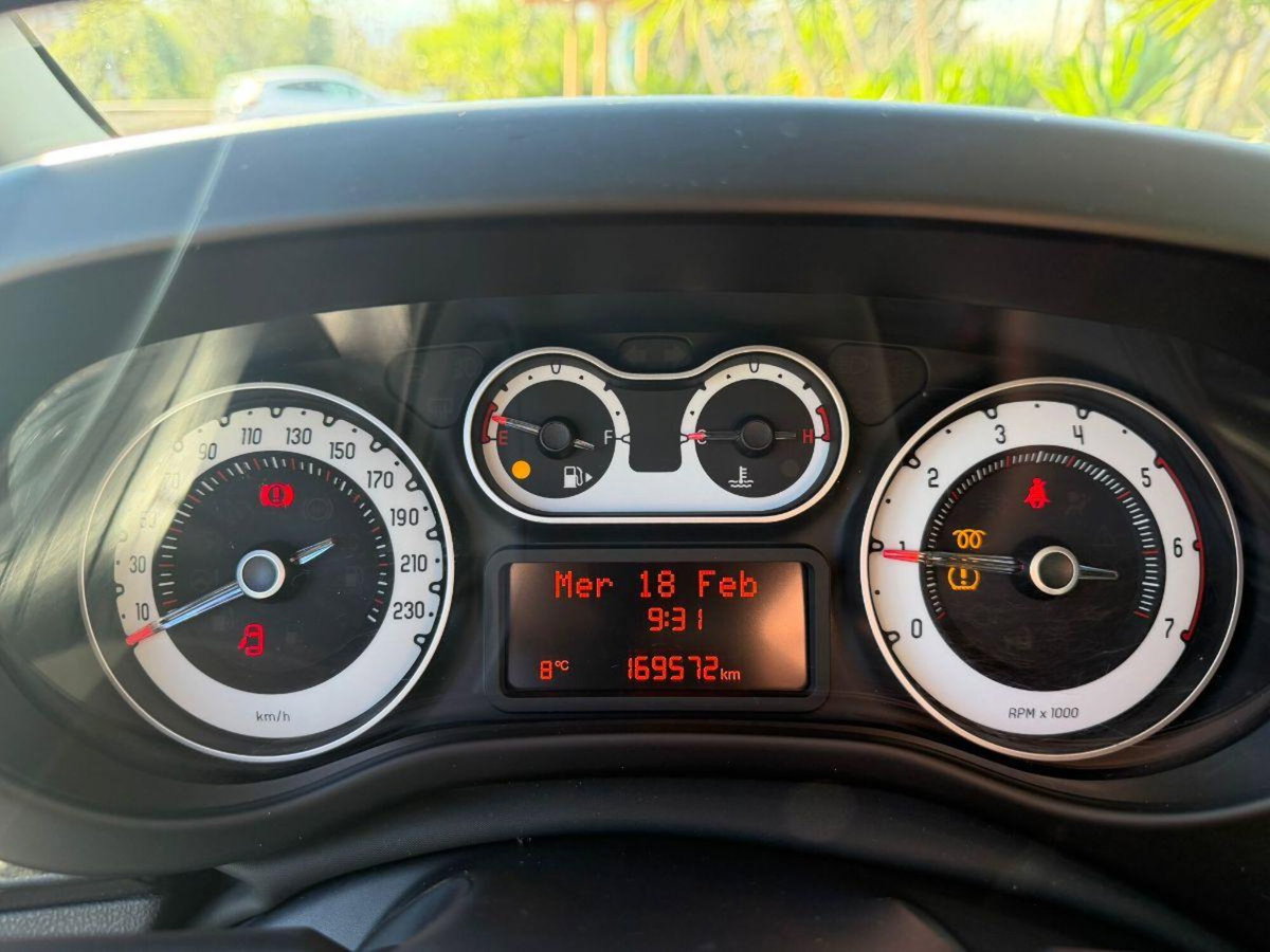 Fiat 500 1.3 Multijet 16V 95 CV Lounge (14)