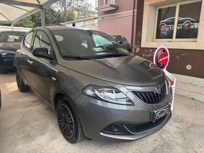 Lancia Ypsilon 1.0 FireFly 5 porte S&S Hybrid Silver Plus usata