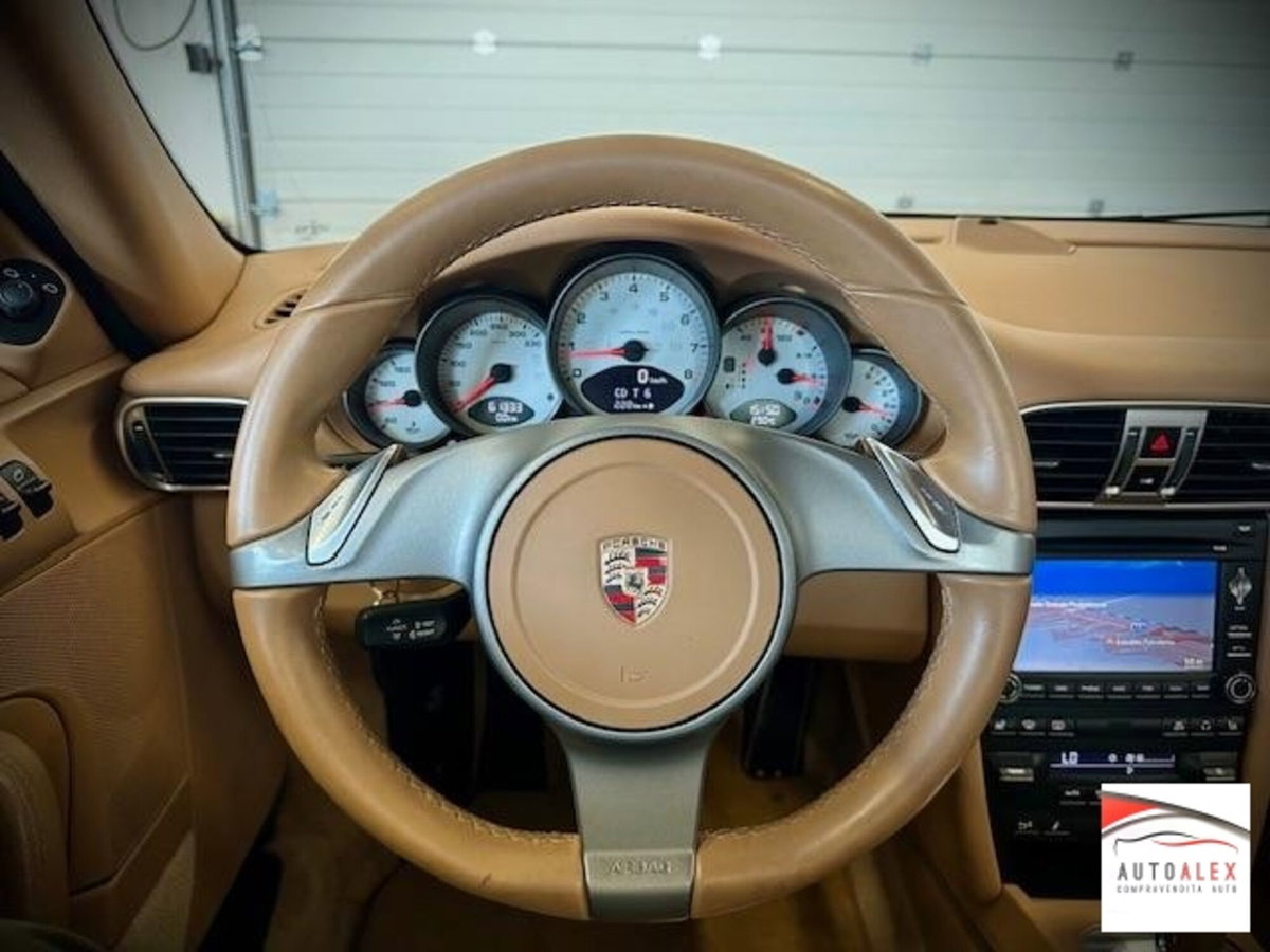 Porsche 911 Coupé Carrera 4S (9)