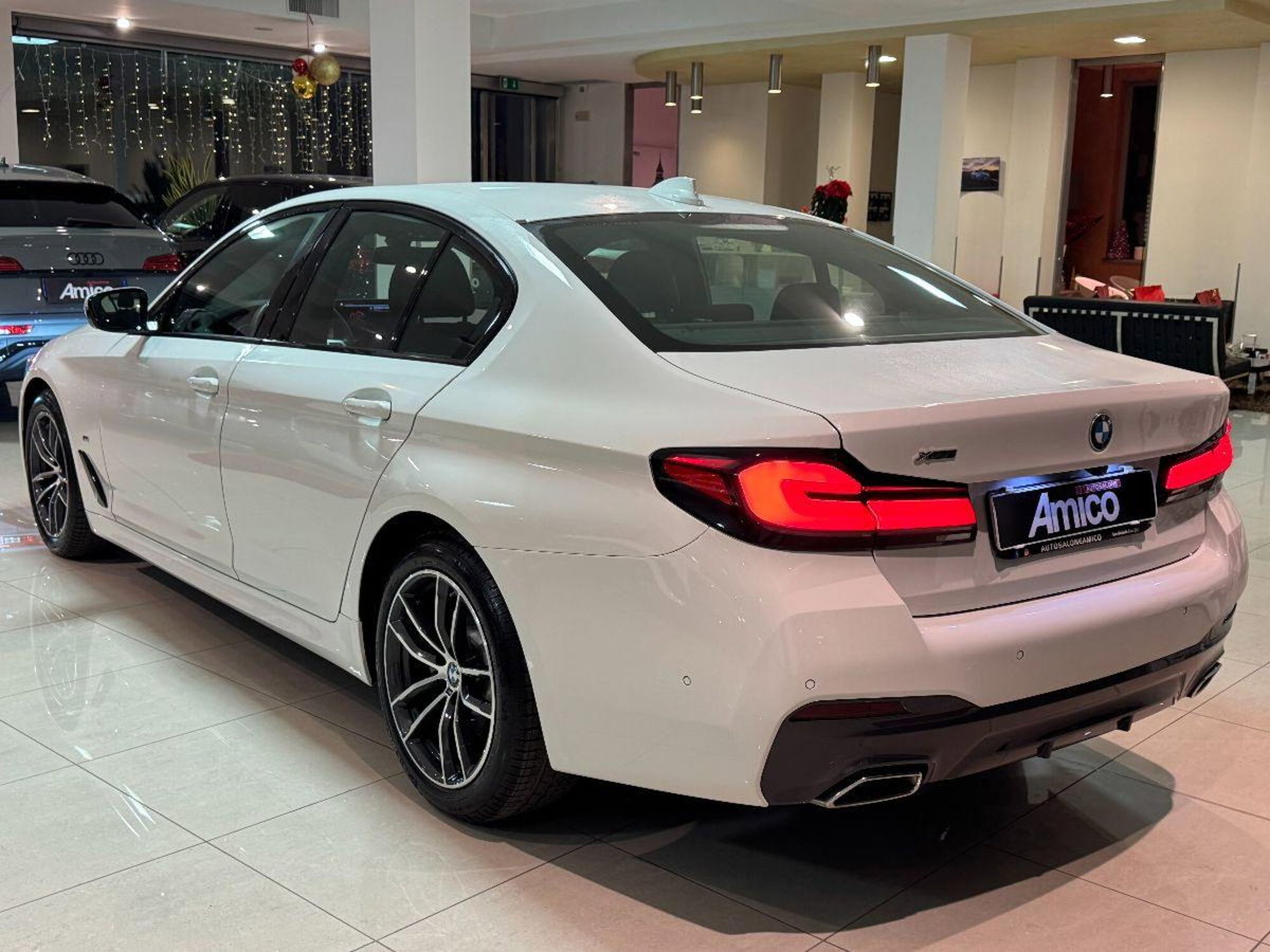 BMW Serie 5 520d xDrive Msport (10)