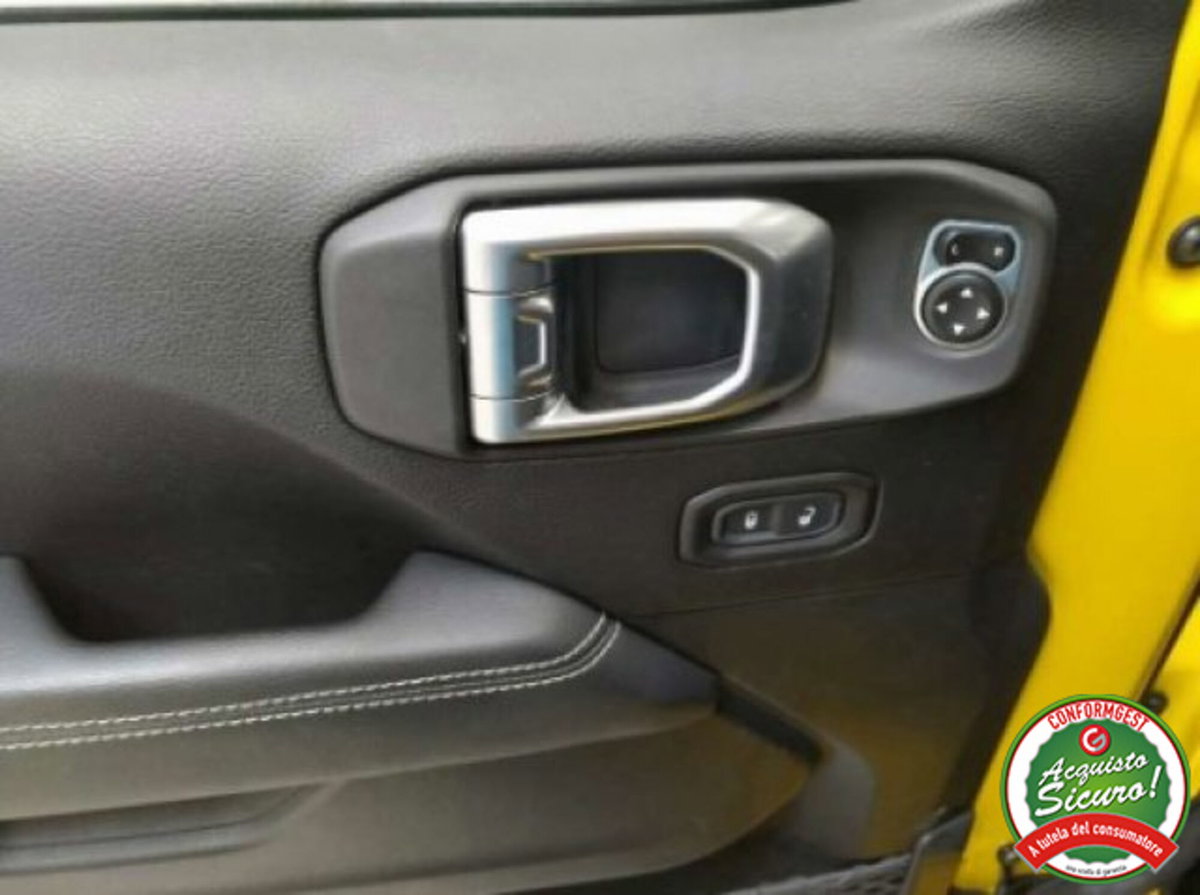 Jeep Wrangler 2.2 Mjt II Sahara (15)