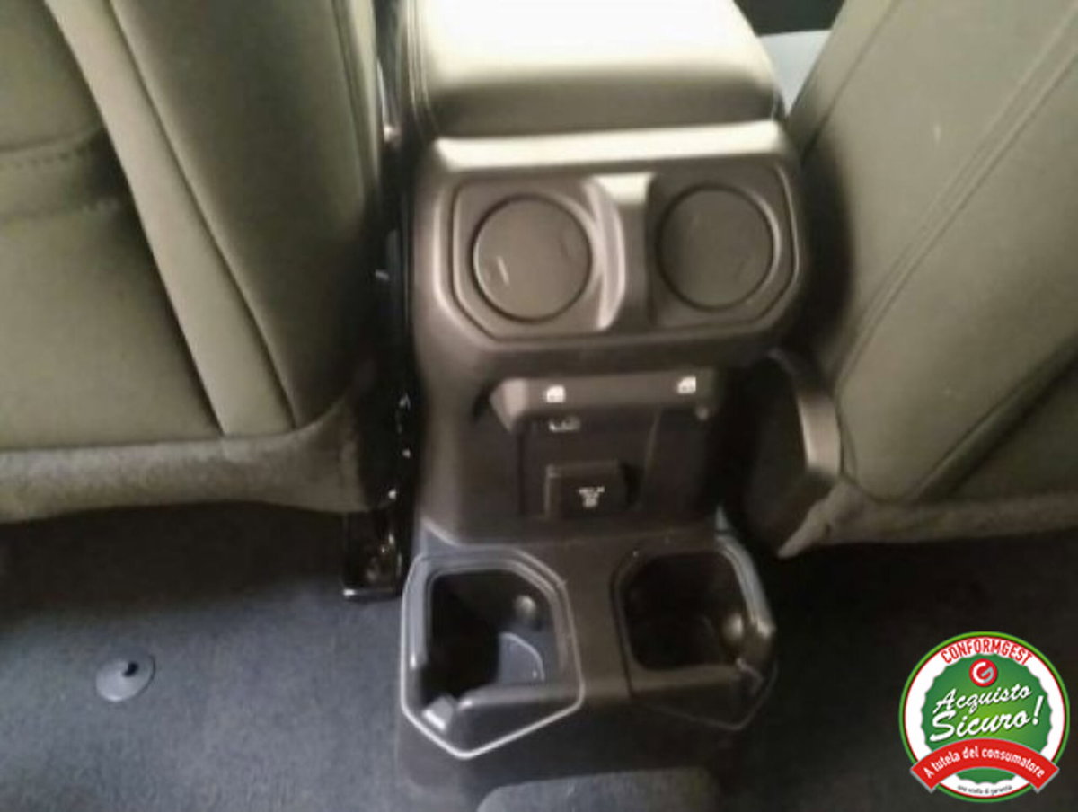 Jeep Wrangler 2.2 Mjt II Sahara (18)