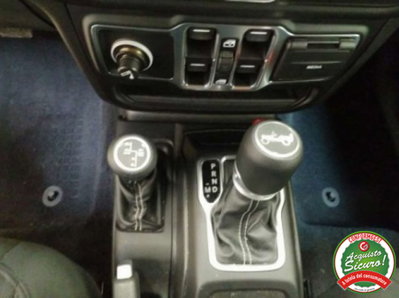 Jeep Wrangler 2.2 Mjt II Sahara (19)