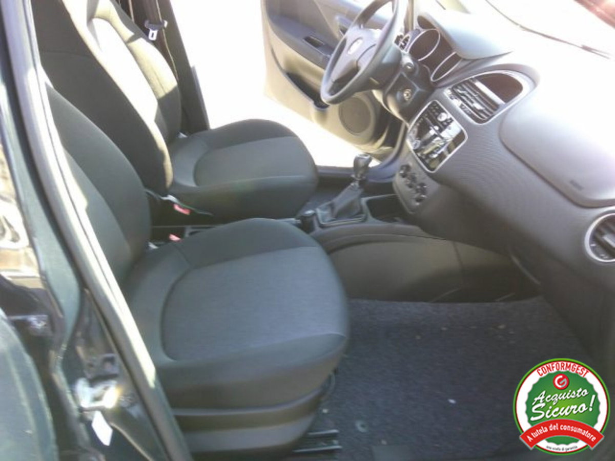 Fiat Punto 1.4 8V 5 porte Easypower Street (13)