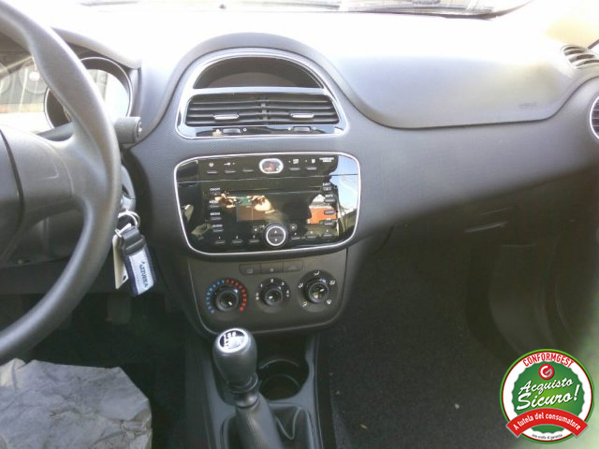 Fiat Punto 1.4 8V 5 porte Easypower Street (17)