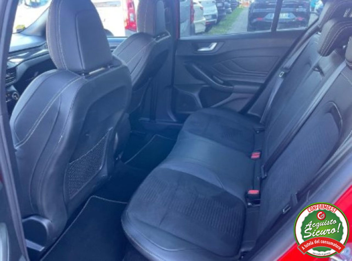 Ford Focus 2.3 EcoBoost 280 CV 5p. ST (11)