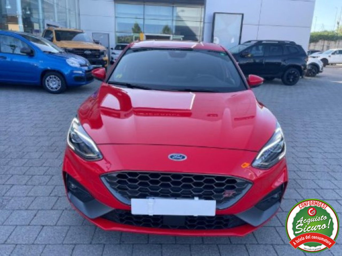 Ford Focus 2.3 EcoBoost 280 CV 5p. ST (2)