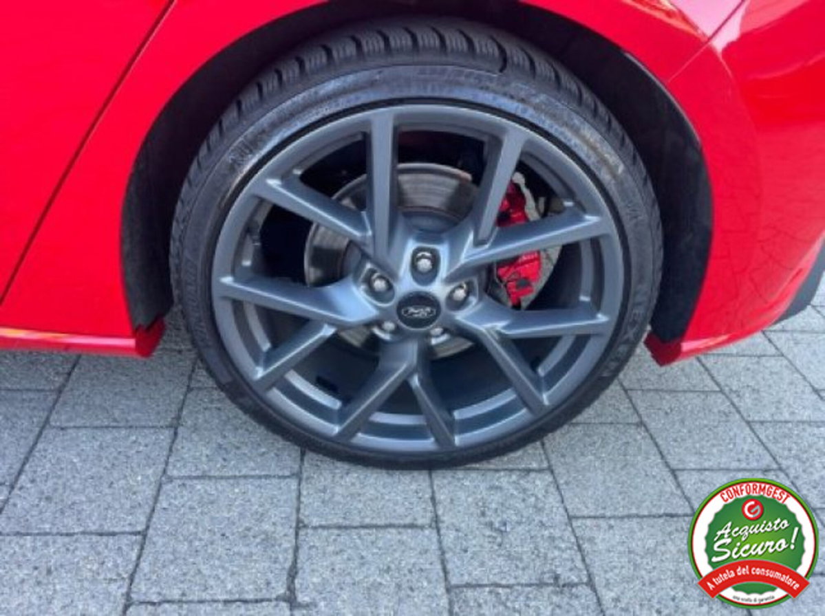 Ford Focus 2.3 EcoBoost 280 CV 5p. ST (7)