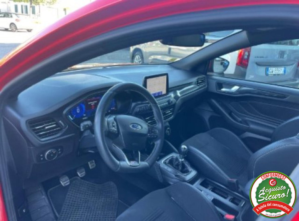 Ford Focus 2.3 EcoBoost 280 CV 5p. ST (8)