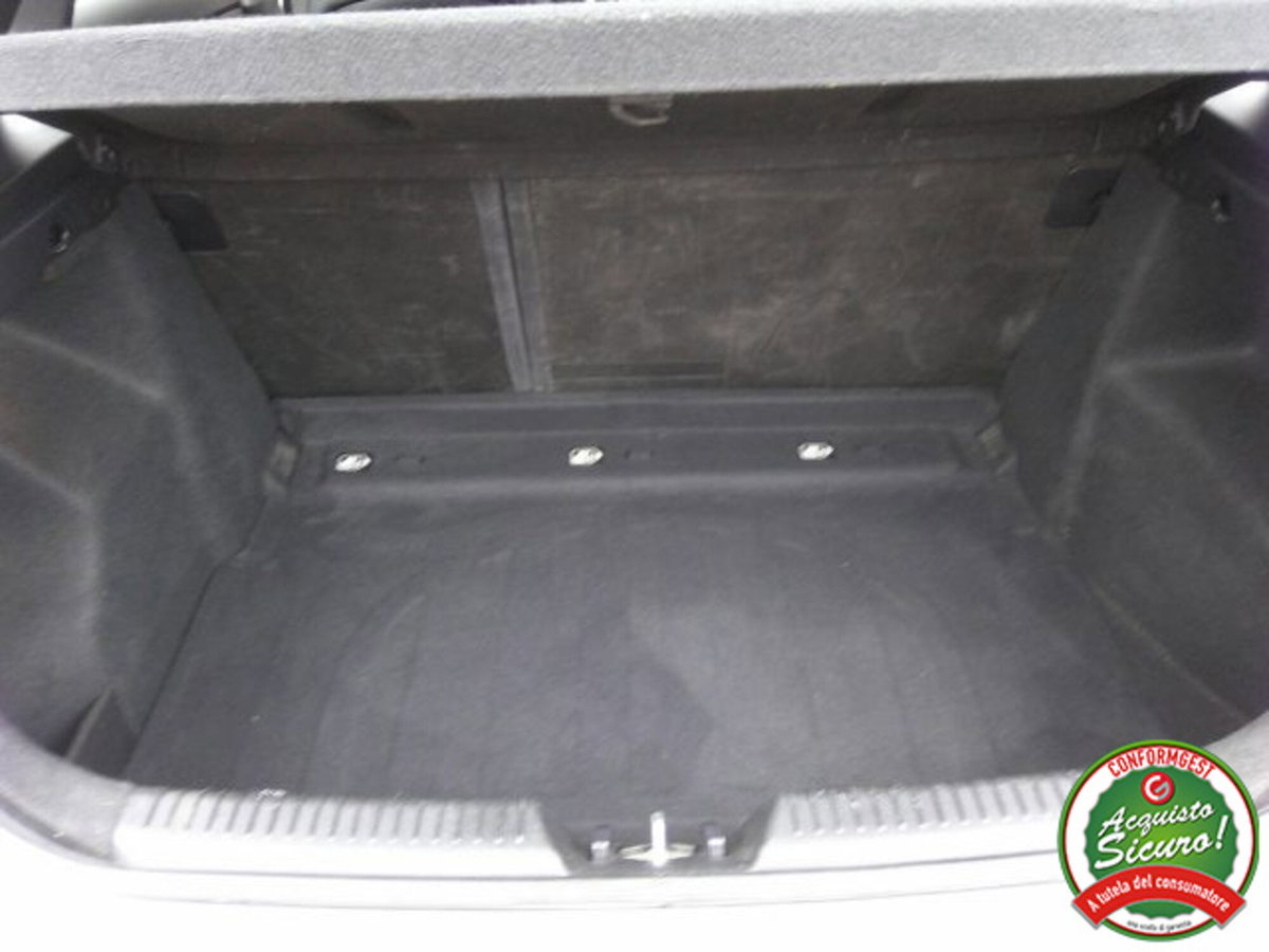 Hyundai i30 1.6 CRDi 5p. Classic (11)