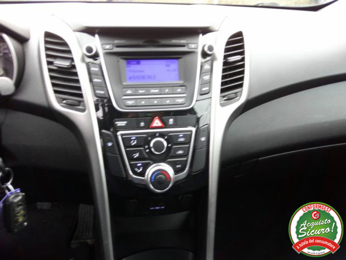 Hyundai i30 1.6 CRDi 5p. Classic (17)
