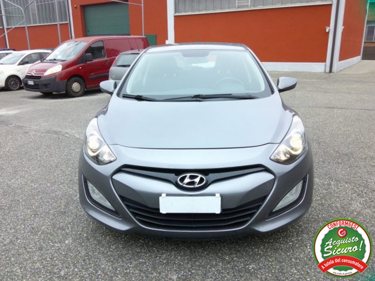 Hyundai i30 1.6 CRDi 5p. Classic (8)