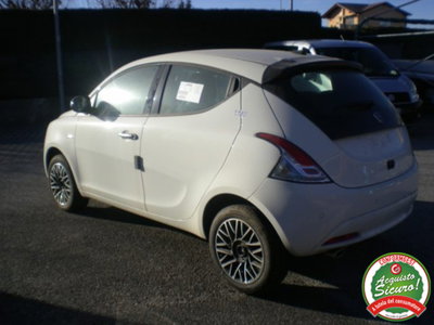 Lancia Ypsilon 1.0 FireFly 5 porte S&S Hybrid Ecochic A. Ferretti (6)