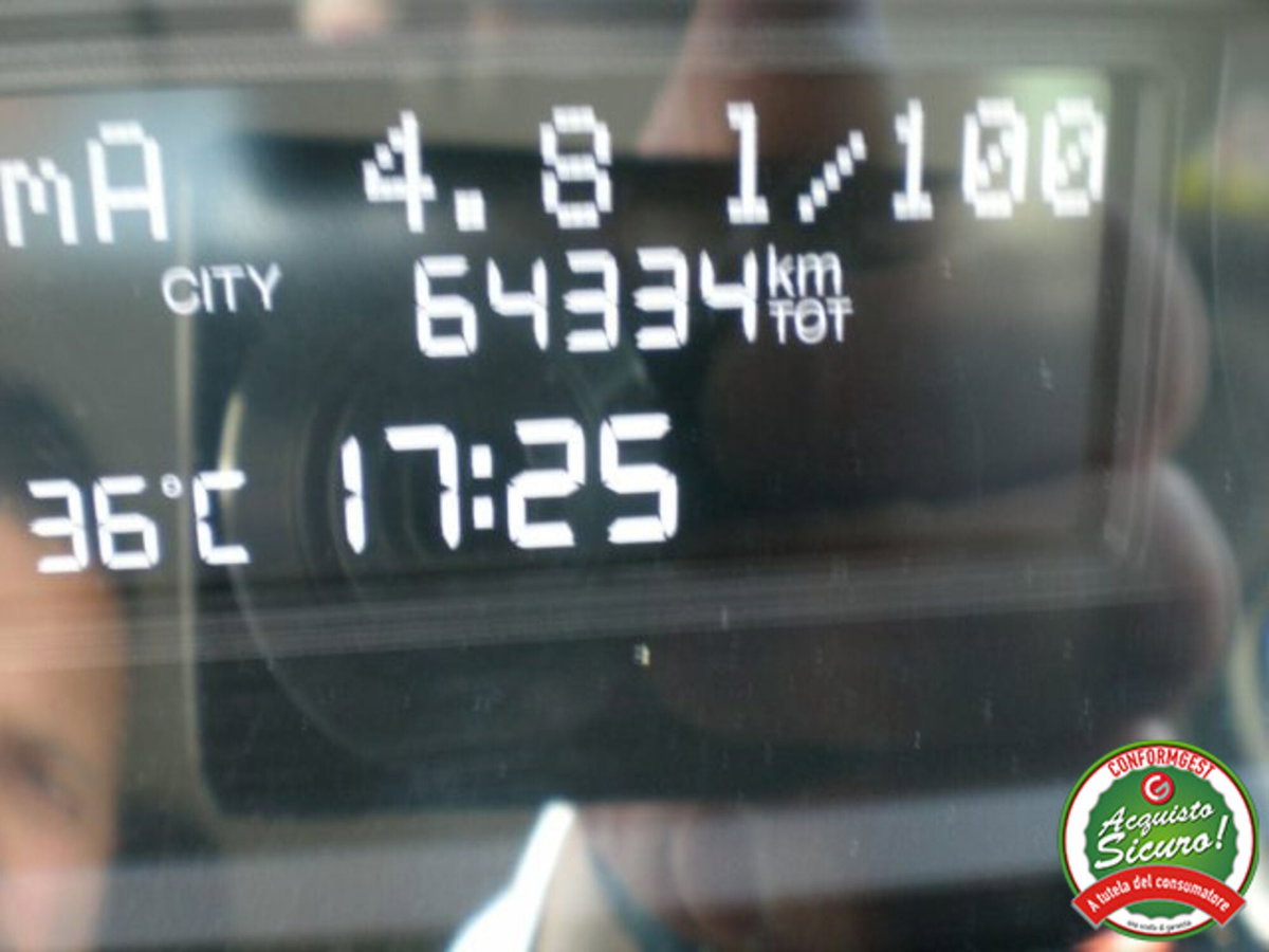 Lancia Ypsilon 1.0 FireFly 5 porte S&S Hybrid Silver Plus (16)