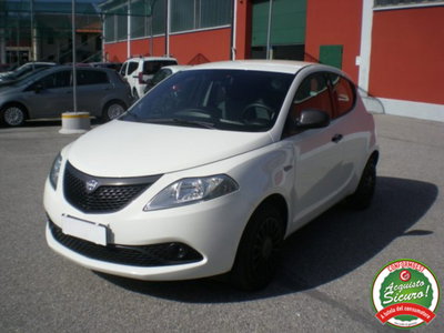 Lancia Ypsilon 1.0 FireFly 5 porte S&S Hybrid Silver Plus (4)
