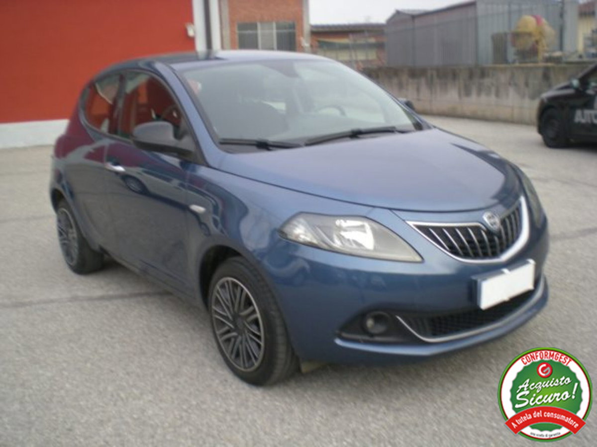 Lancia Ypsilon 1.0 FireFly 5 porte S&S Hybrid Gold Plus (3)