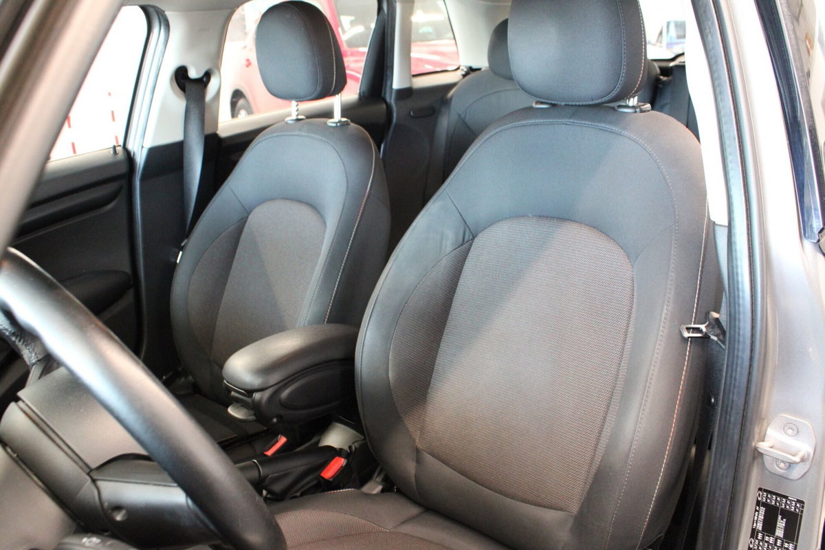 MINI Mini 1.5 Cooper D Business (10)