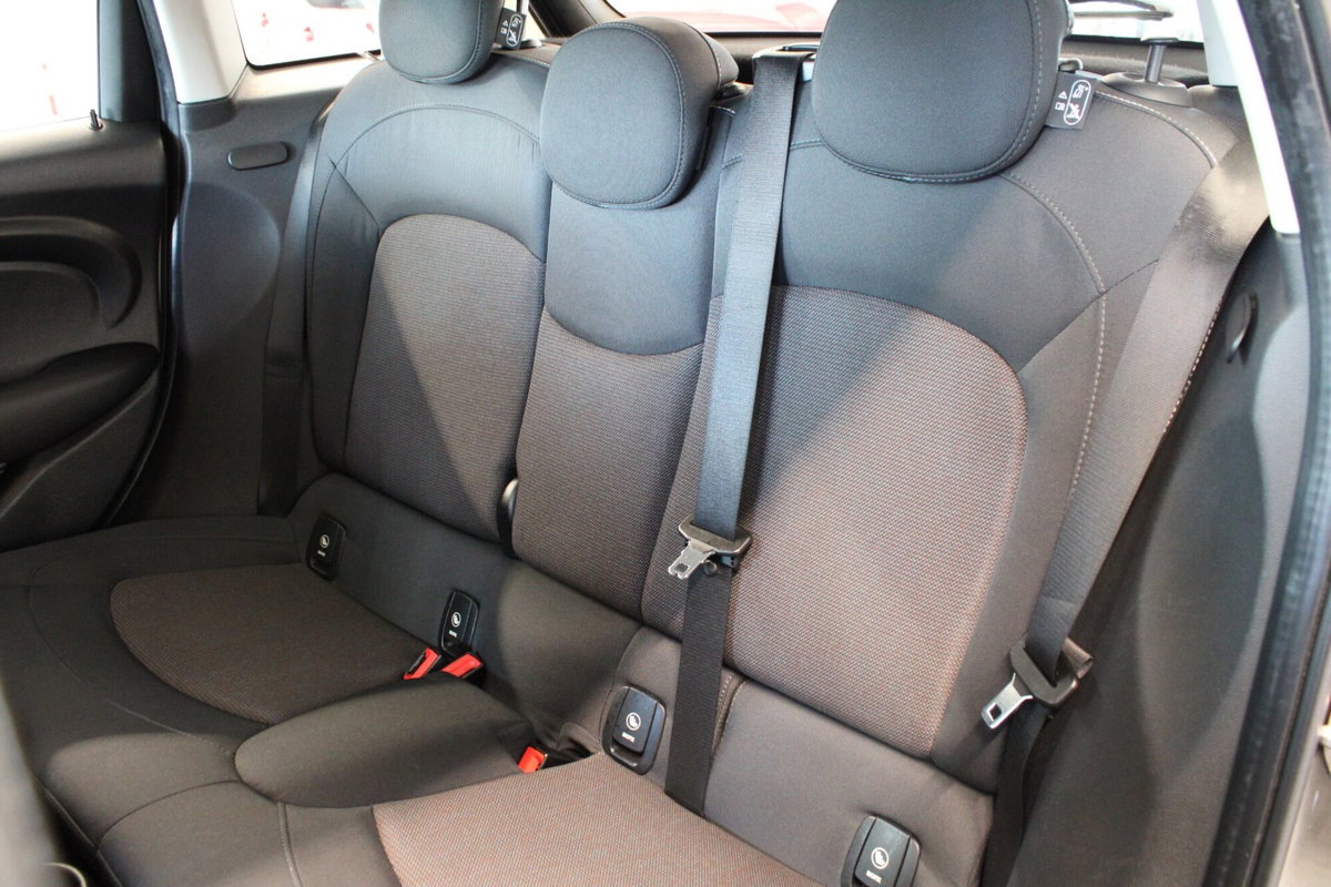 MINI Mini 1.5 Cooper D Business (11)