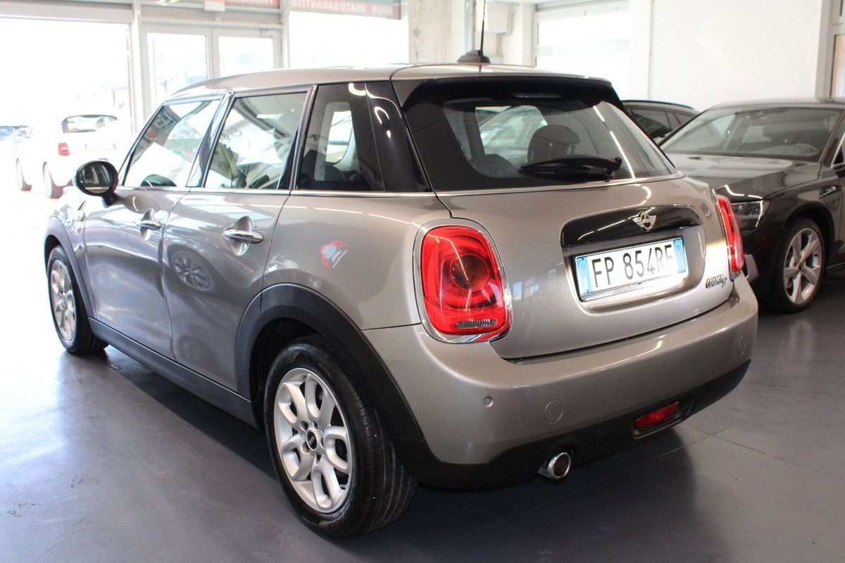 MINI Mini 1.5 Cooper D Business (6)