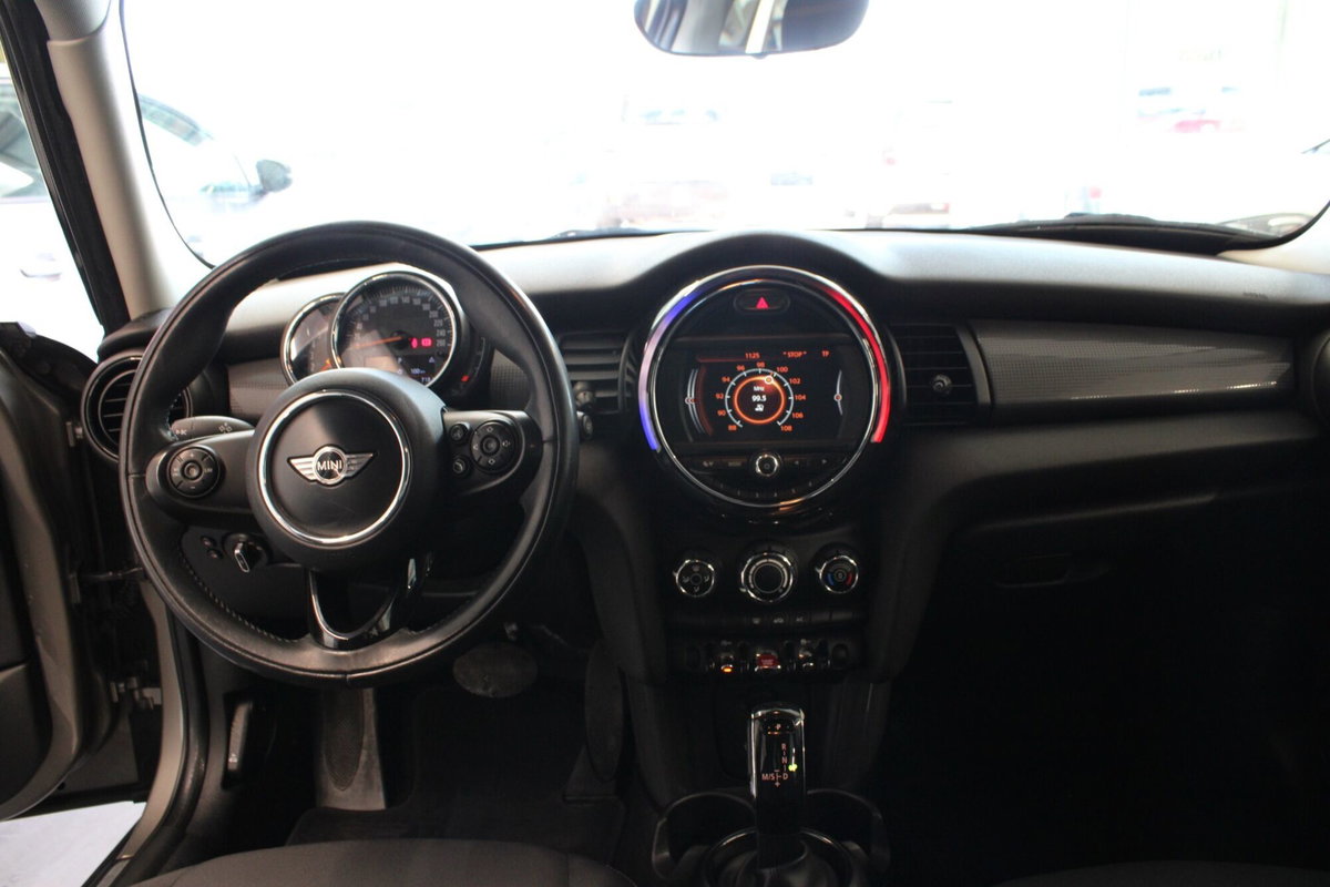 MINI Mini 1.5 Cooper D Business (7)