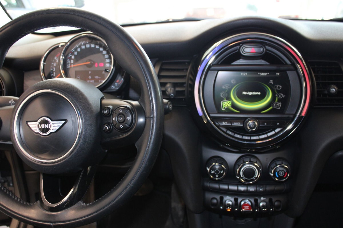 MINI Mini 1.5 Cooper D Business (8)