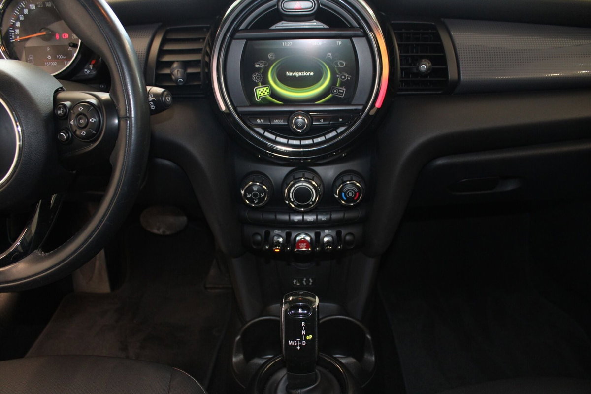 MINI Mini 1.5 Cooper D Business (9)
