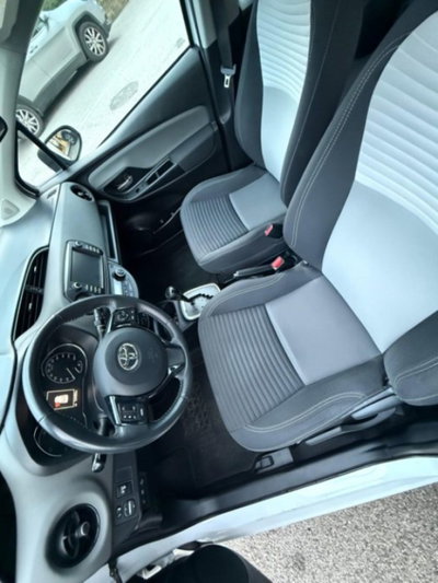 Toyota Yaris 1.5 Hybrid 5 porte Y20 Bitone (12)
