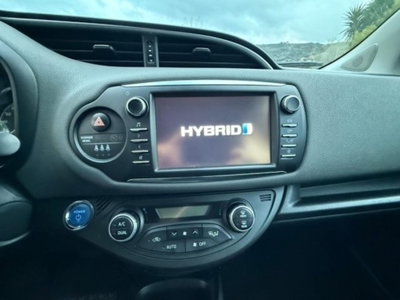 Toyota Yaris 1.5 Hybrid 5 porte Y20 Bitone (9)