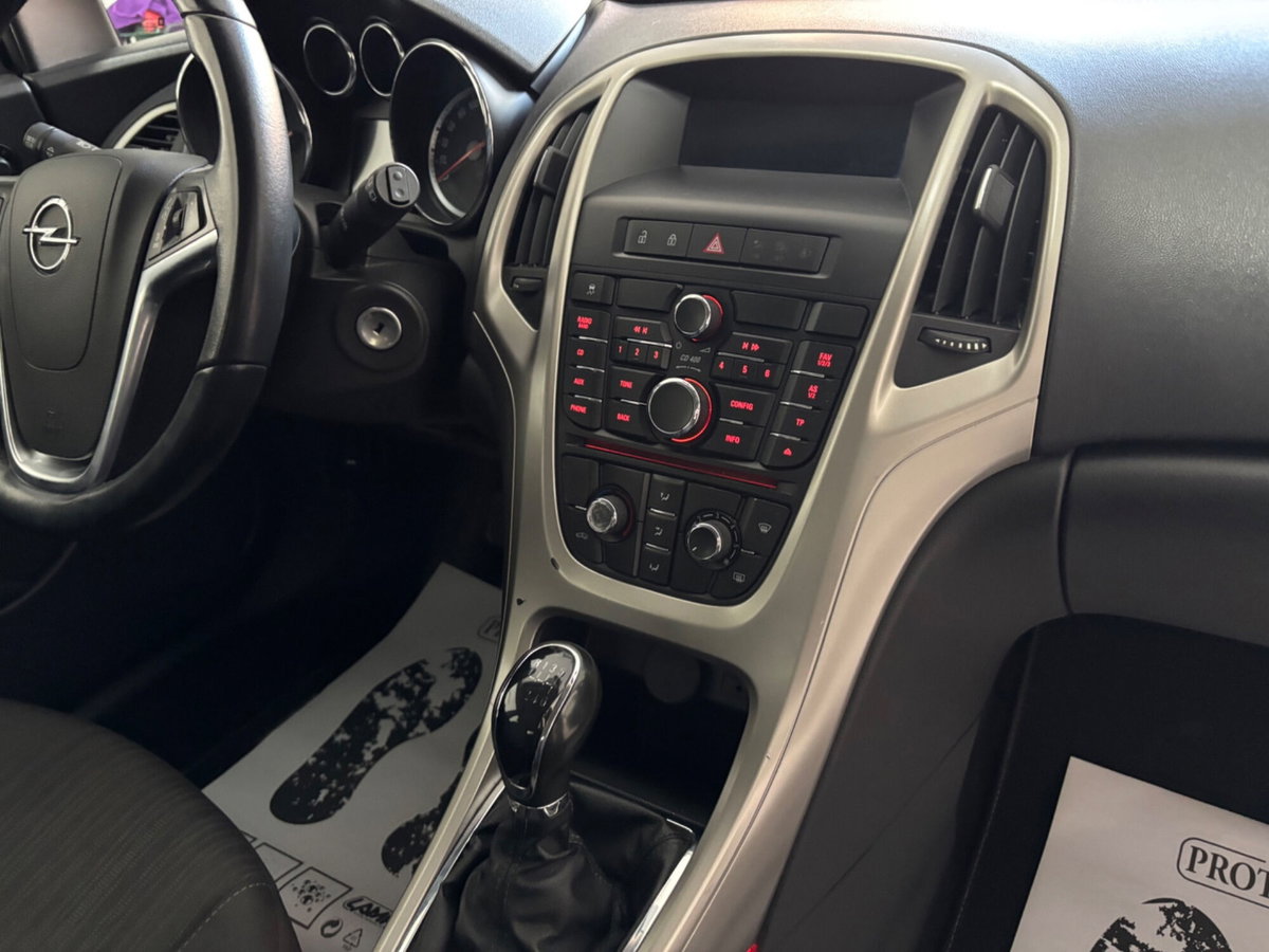 Opel Astra 1.7 CDTI 110CV 5 porte Cosmo (14)