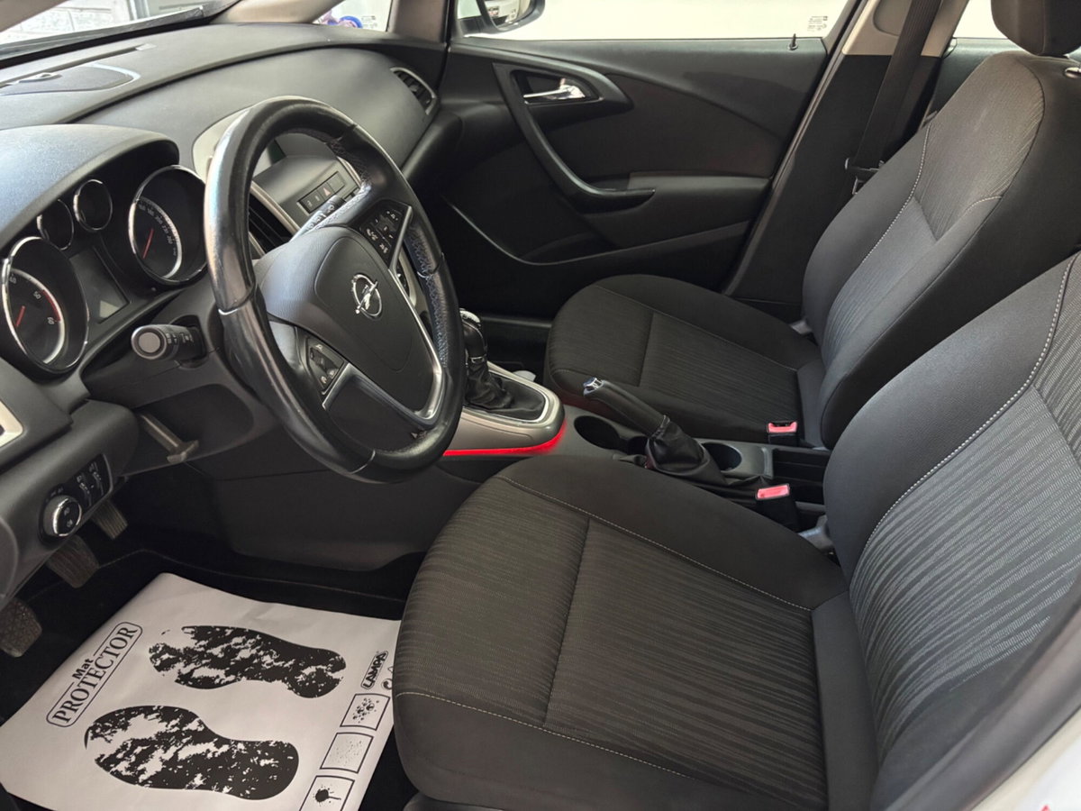 Opel Astra 1.7 CDTI 110CV 5 porte Cosmo (15)