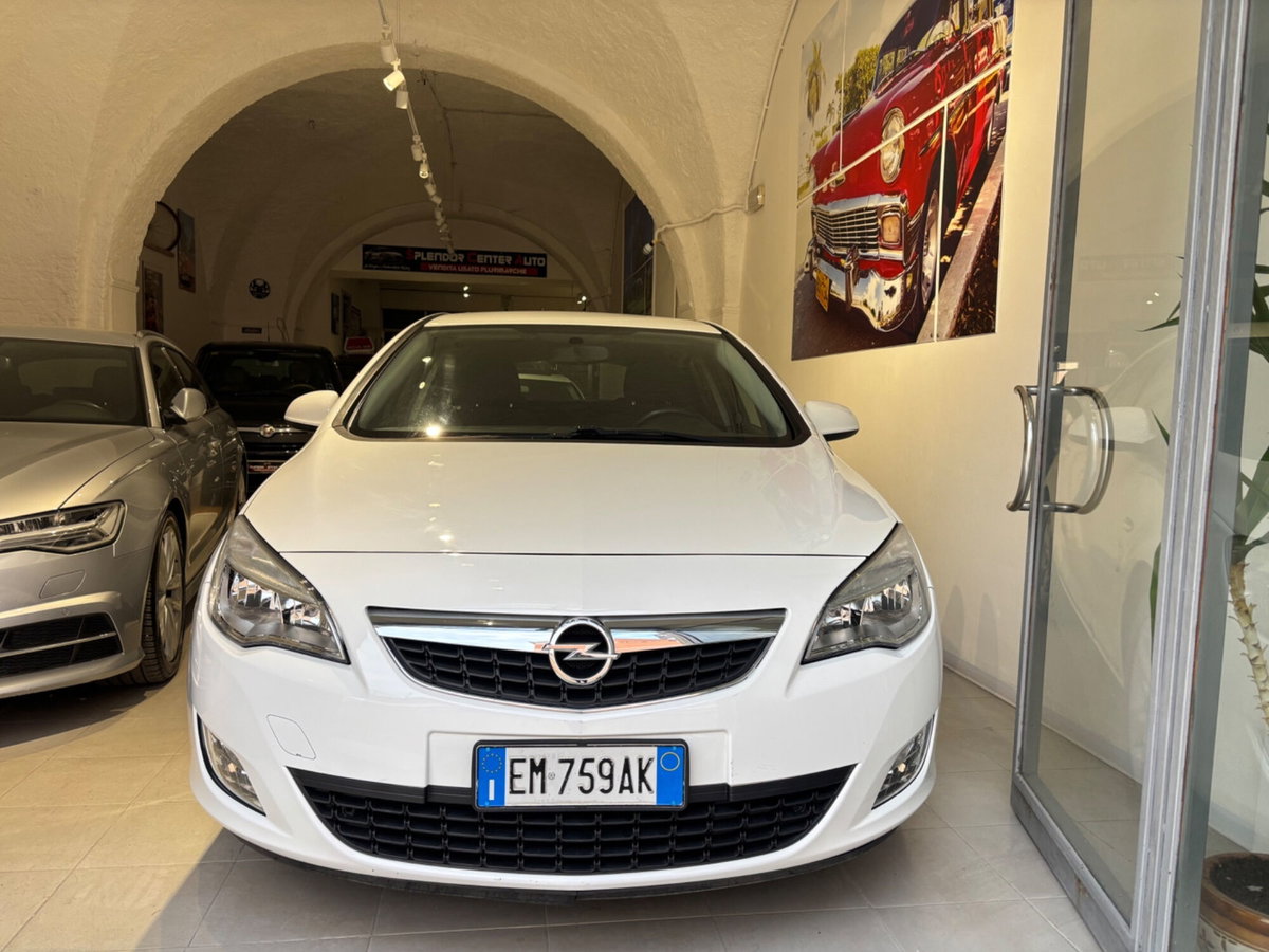 Opel Astra 1.7 CDTI 110CV 5 porte Cosmo (7)
