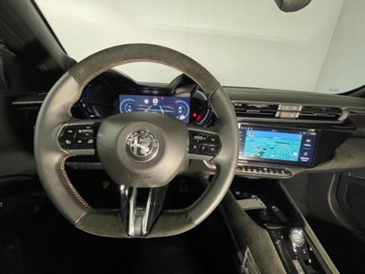 Alfa Romeo Junior elettrica Intensa 156cv (8)