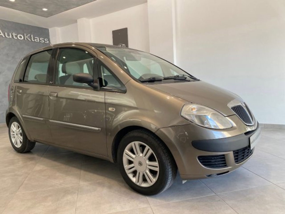 Lancia Musa 1.9 Multijet Oro (5)