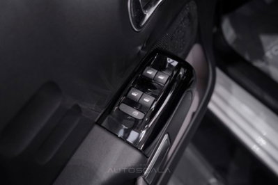 Citroen C3 PureTech 110 S&S EAT6 Shine Pack (10)