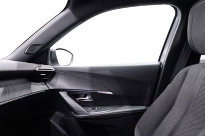 Peugeot 2008 1.2 puretech Allure s&s 130cv eat8 (19)