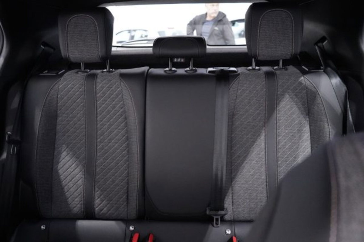 Peugeot 2008 1.2 puretech Allure s&s 130cv eat8 (20)