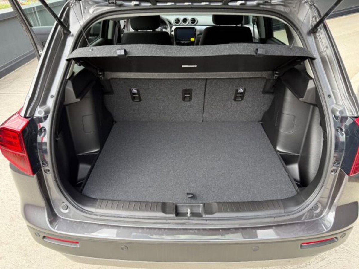 Suzuki Vitara 1.4h Top Kuro 4wd allgrip 110cv (16)