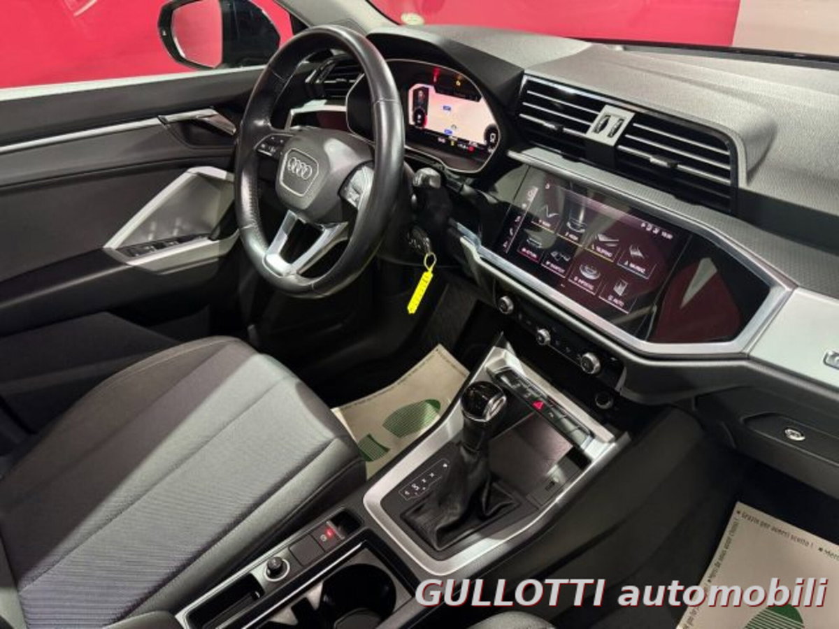 Audi Q3 Sportback 2.0 tdi Business 150cv s-tronic (17)