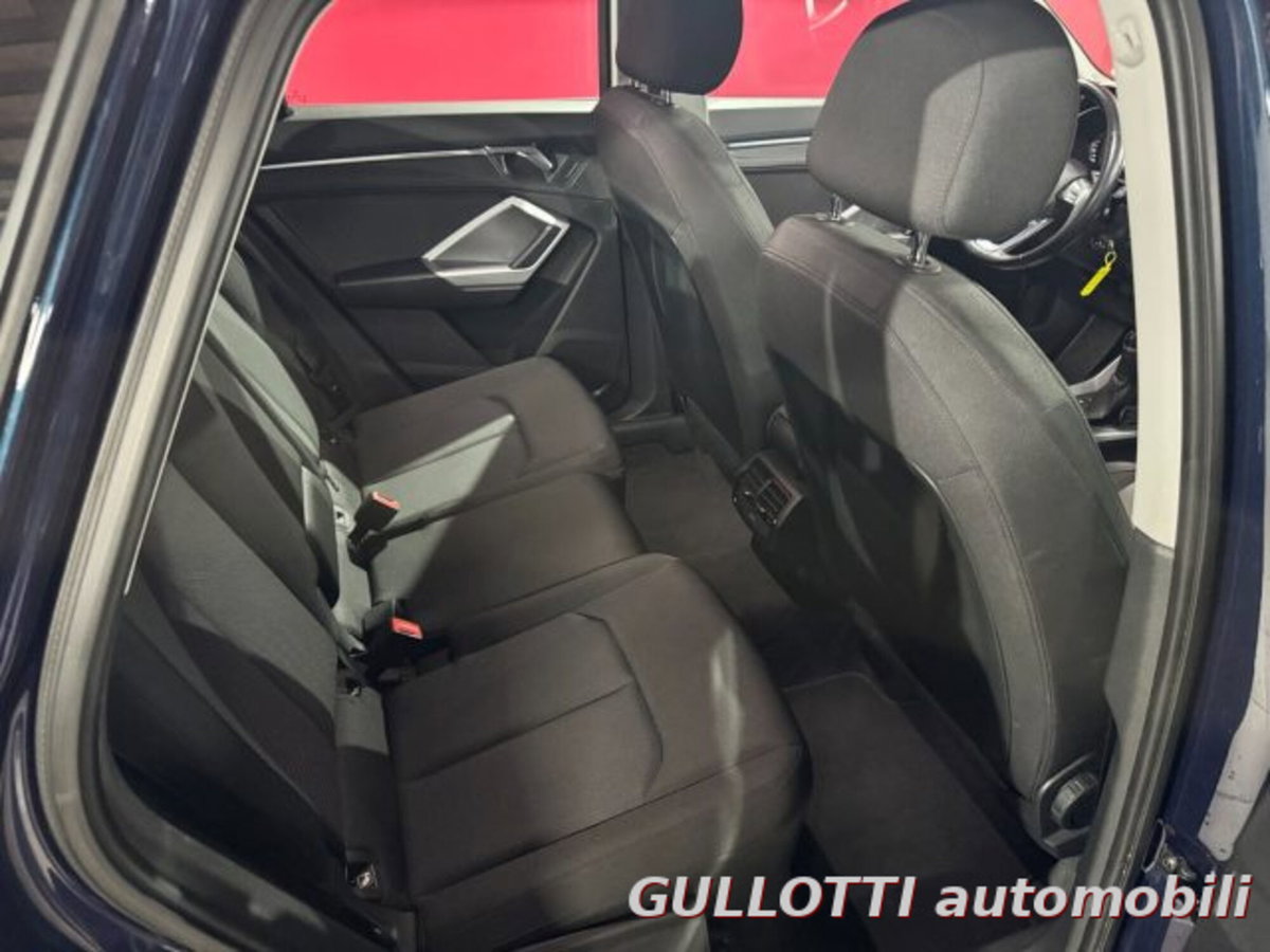 Audi Q3 Sportback 2.0 tdi Business 150cv s-tronic (18)