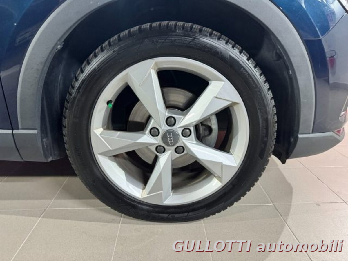 Audi Q3 Sportback 2.0 tdi Business 150cv s-tronic (9)