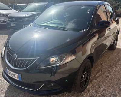 Lancia Ypsilon 1.0 FireFly 5 porte S&S Hybrid Ecochic Gold usata